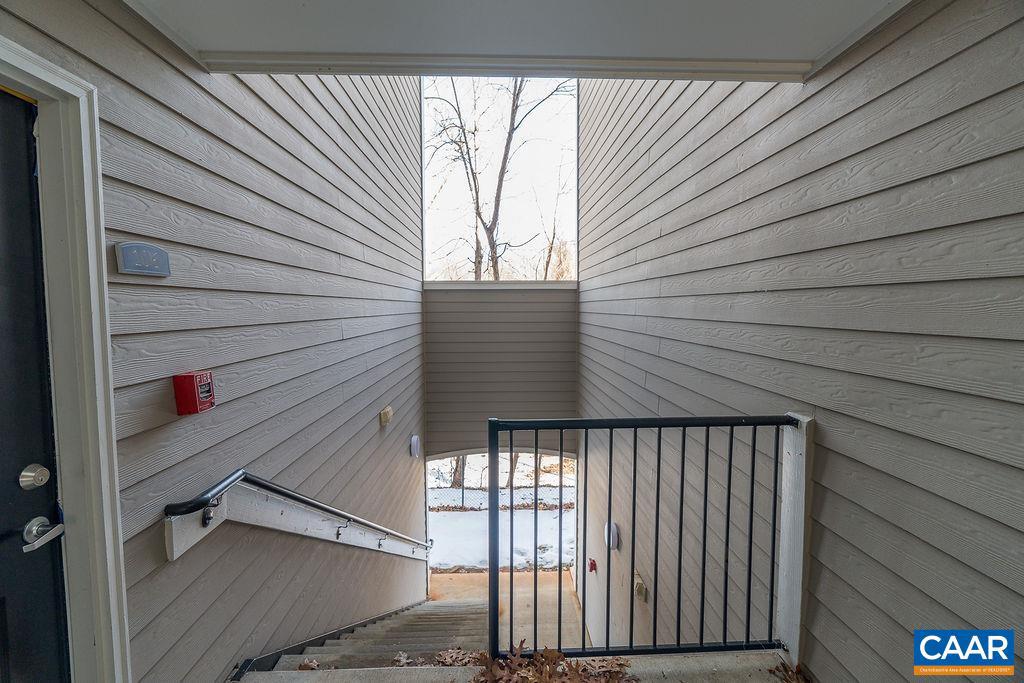 177 YELLOWSTONE DR #108, CHARLOTTESVILLE, Virginia 22903, 3 Bedrooms Bedrooms, ,3 BathroomsBathrooms,Residential,For sale,177 YELLOWSTONE DR #108,673539 MLS # 673539 177 YELLOWSTONE DR #108, CHARLOTTESVILLE, Virginia 22903, 3 Bedrooms Bedrooms, ,3 BathroomsBathrooms,Residential,For sale,177 YELLOWSTONE DR #108,673539 MLS # 673539