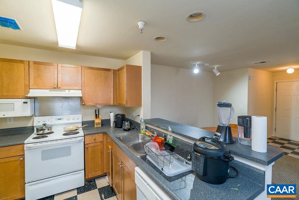 177 YELLOWSTONE DR #108, CHARLOTTESVILLE, Virginia 22903, 3 Bedrooms Bedrooms, ,3 BathroomsBathrooms,Residential,For sale,177 YELLOWSTONE DR #108,673539 MLS # 673539 177 YELLOWSTONE DR #108, CHARLOTTESVILLE, Virginia 22903, 3 Bedrooms Bedrooms, ,3 BathroomsBathrooms,Residential,For sale,177 YELLOWSTONE DR #108,673539 MLS # 673539