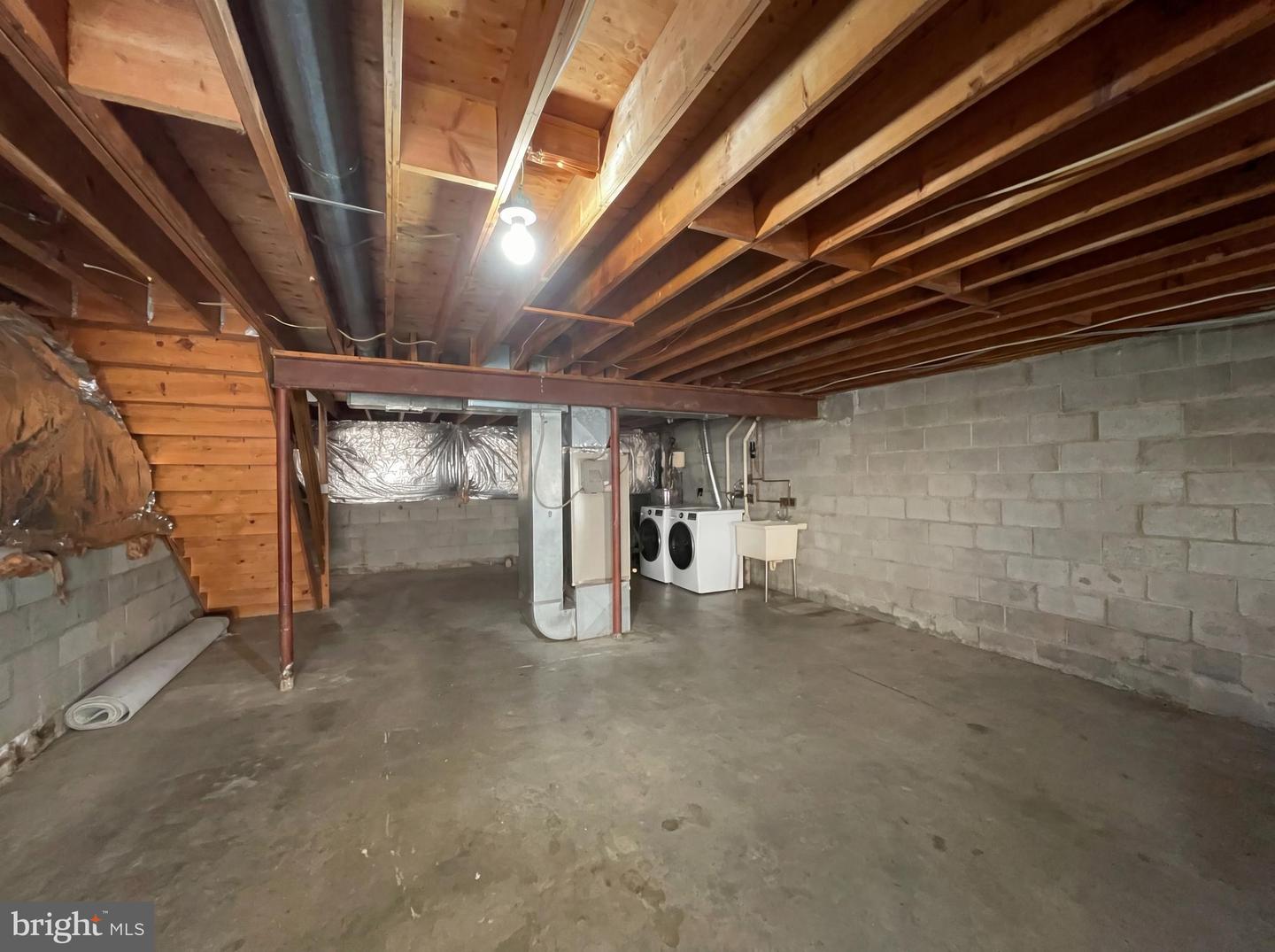 6352 SHAUNDALE DR, SPRINGFIELD, Virginia 22152, 3 Bedrooms Bedrooms, ,2 BathroomsBathrooms,Residential,For sale,6352 SHAUNDALE DR,VAFX2292194 MLS # VAFX2292194