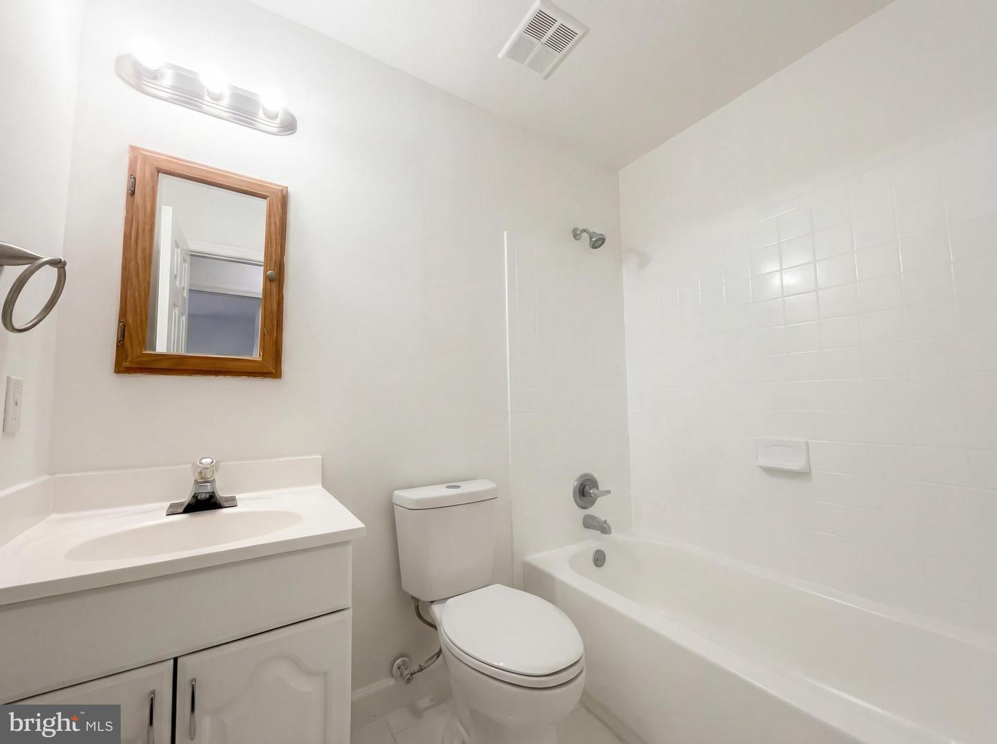 6352 SHAUNDALE DR, SPRINGFIELD, Virginia 22152, 3 Bedrooms Bedrooms, ,2 BathroomsBathrooms,Residential,For sale,6352 SHAUNDALE DR,VAFX2292194 MLS # VAFX2292194