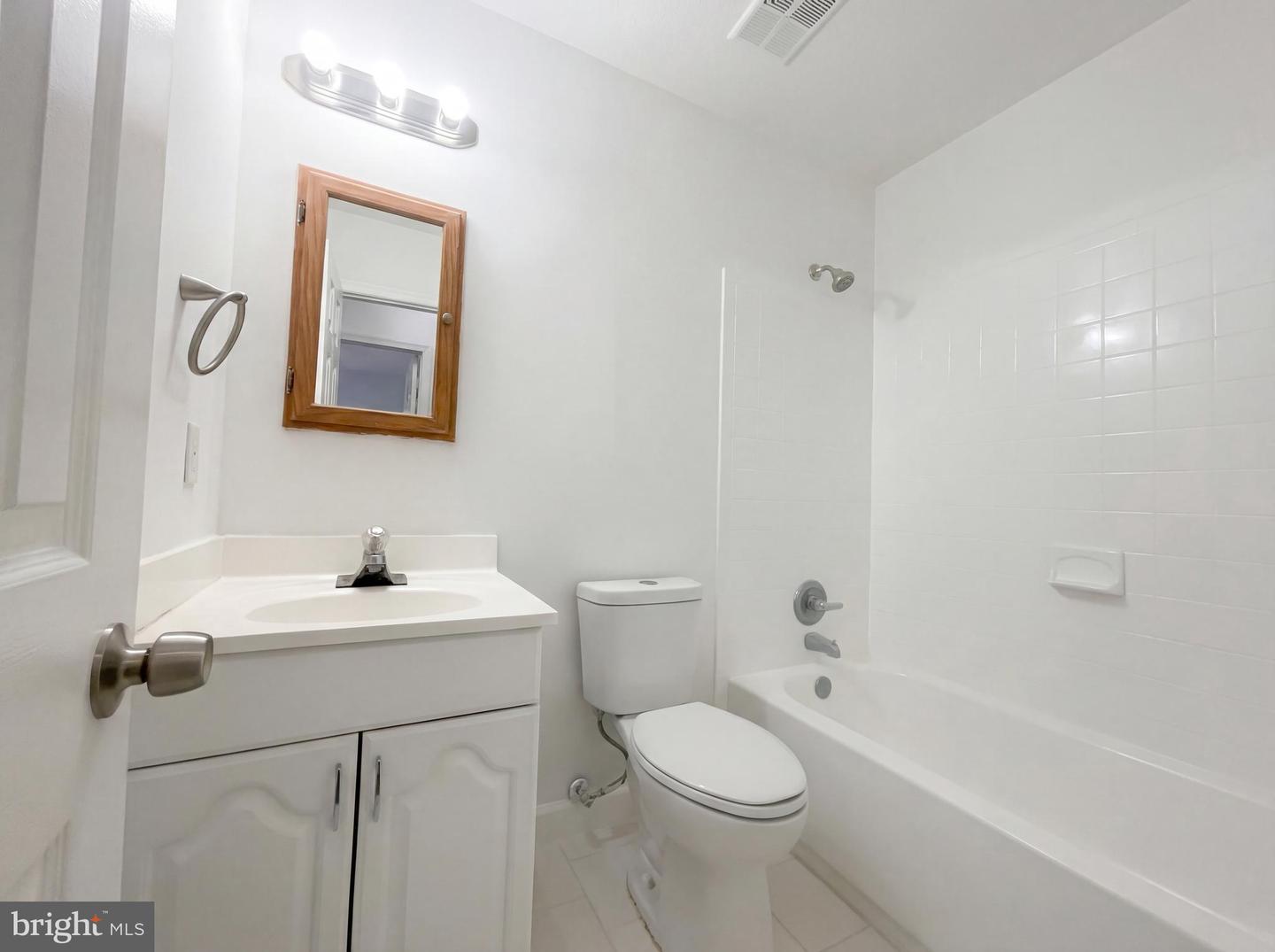 6352 SHAUNDALE DR, SPRINGFIELD, Virginia 22152, 3 Bedrooms Bedrooms, ,2 BathroomsBathrooms,Residential,For sale,6352 SHAUNDALE DR,VAFX2292194 MLS # VAFX2292194