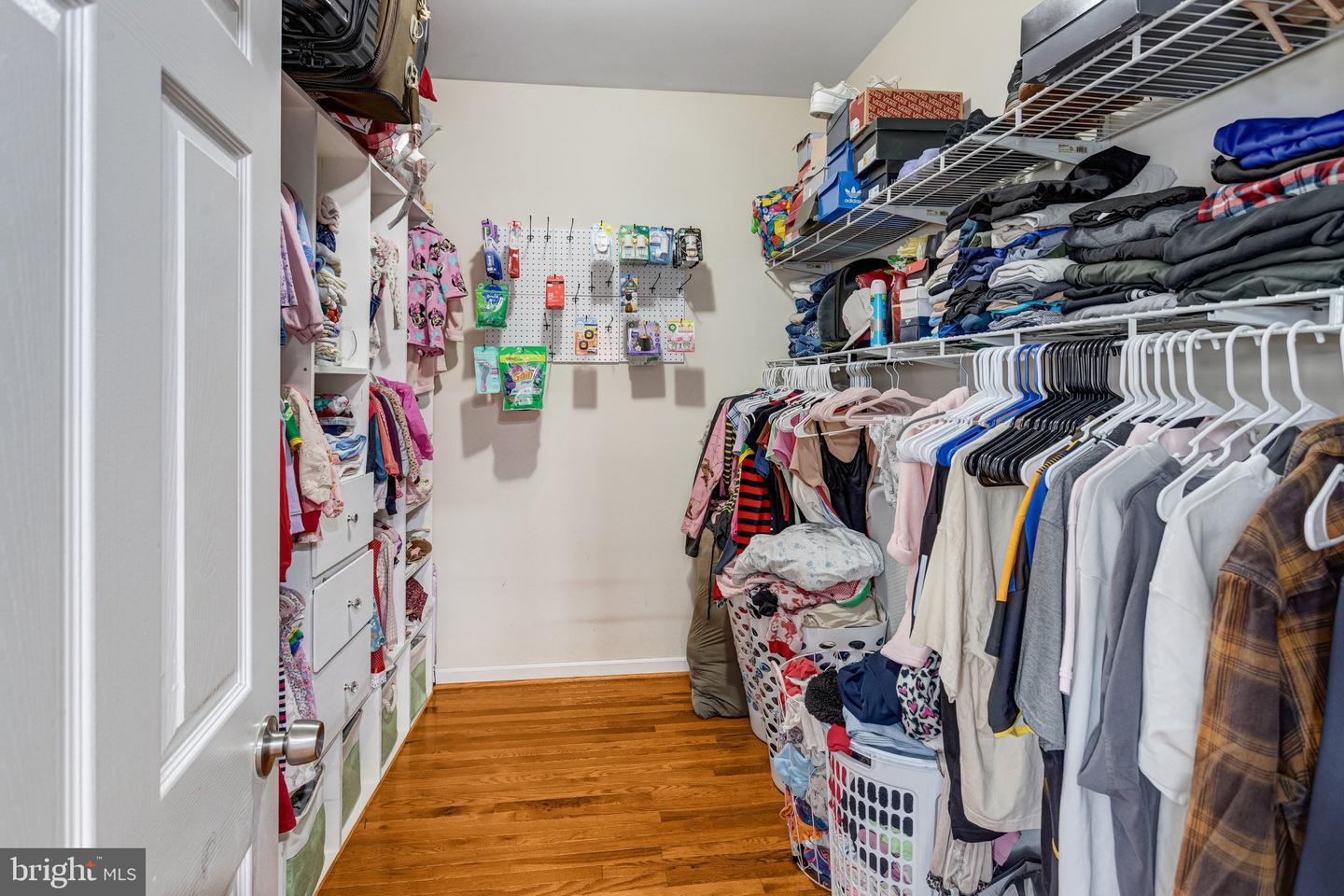 14333 BIRCHDALE AVE, WOODBRIDGE, Virginia 22193, 7 Bedrooms Bedrooms, ,3 BathroomsBathrooms,Residential,For sale,14333 BIRCHDALE AVE,VAPW2113026 MLS # VAPW2113026