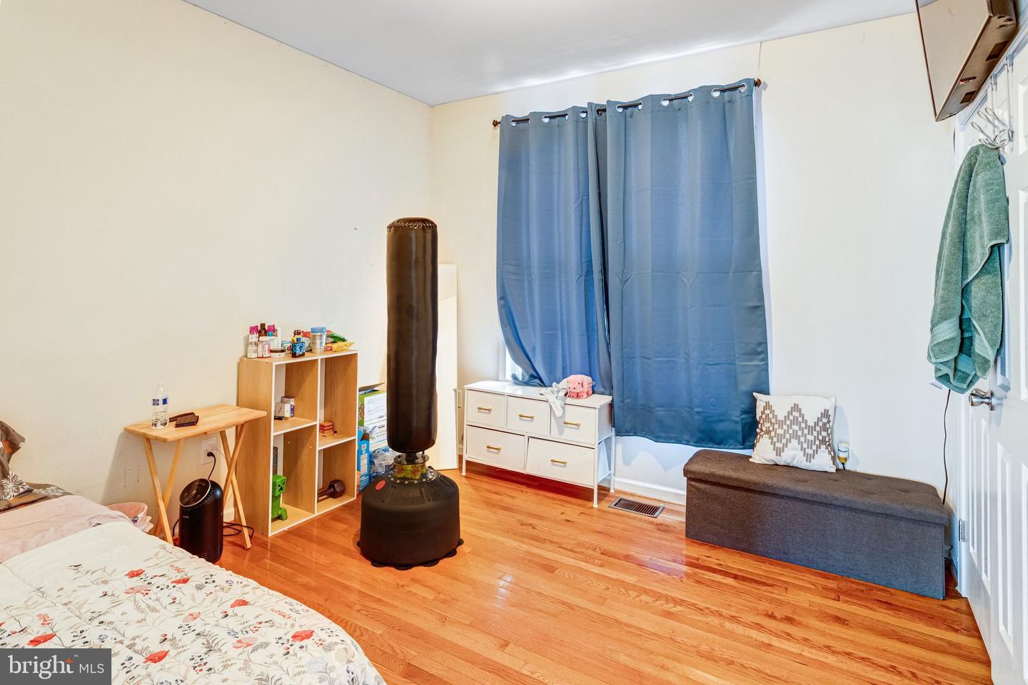 14333 BIRCHDALE AVE, WOODBRIDGE, Virginia 22193, 7 Bedrooms Bedrooms, ,3 BathroomsBathrooms,Residential,For sale,14333 BIRCHDALE AVE,VAPW2113026 MLS # VAPW2113026