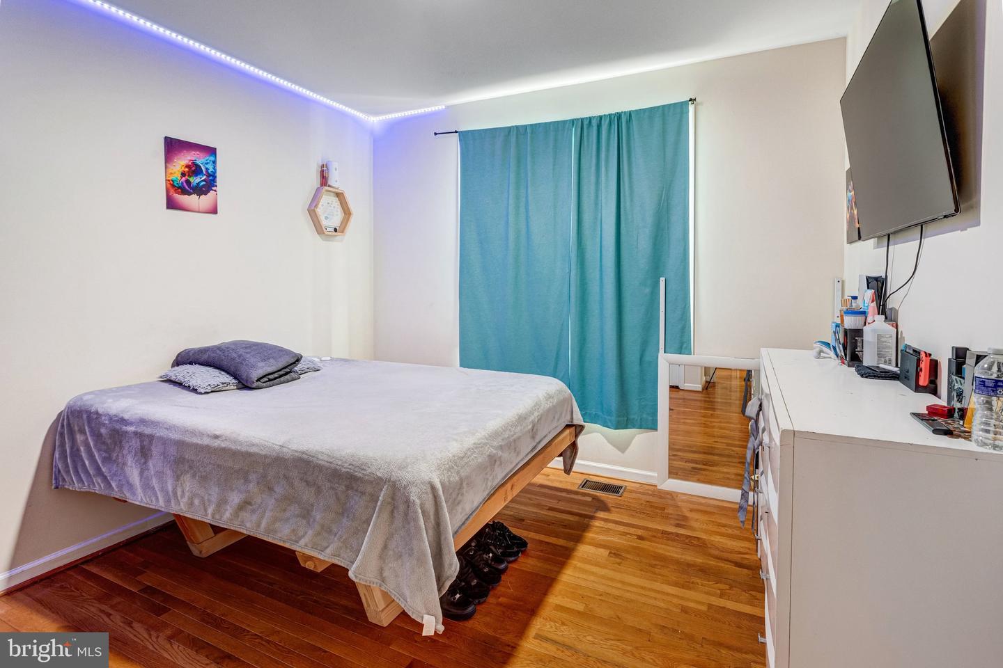 14333 BIRCHDALE AVE, WOODBRIDGE, Virginia 22193, 7 Bedrooms Bedrooms, ,3 BathroomsBathrooms,Residential,For sale,14333 BIRCHDALE AVE,VAPW2113026 MLS # VAPW2113026