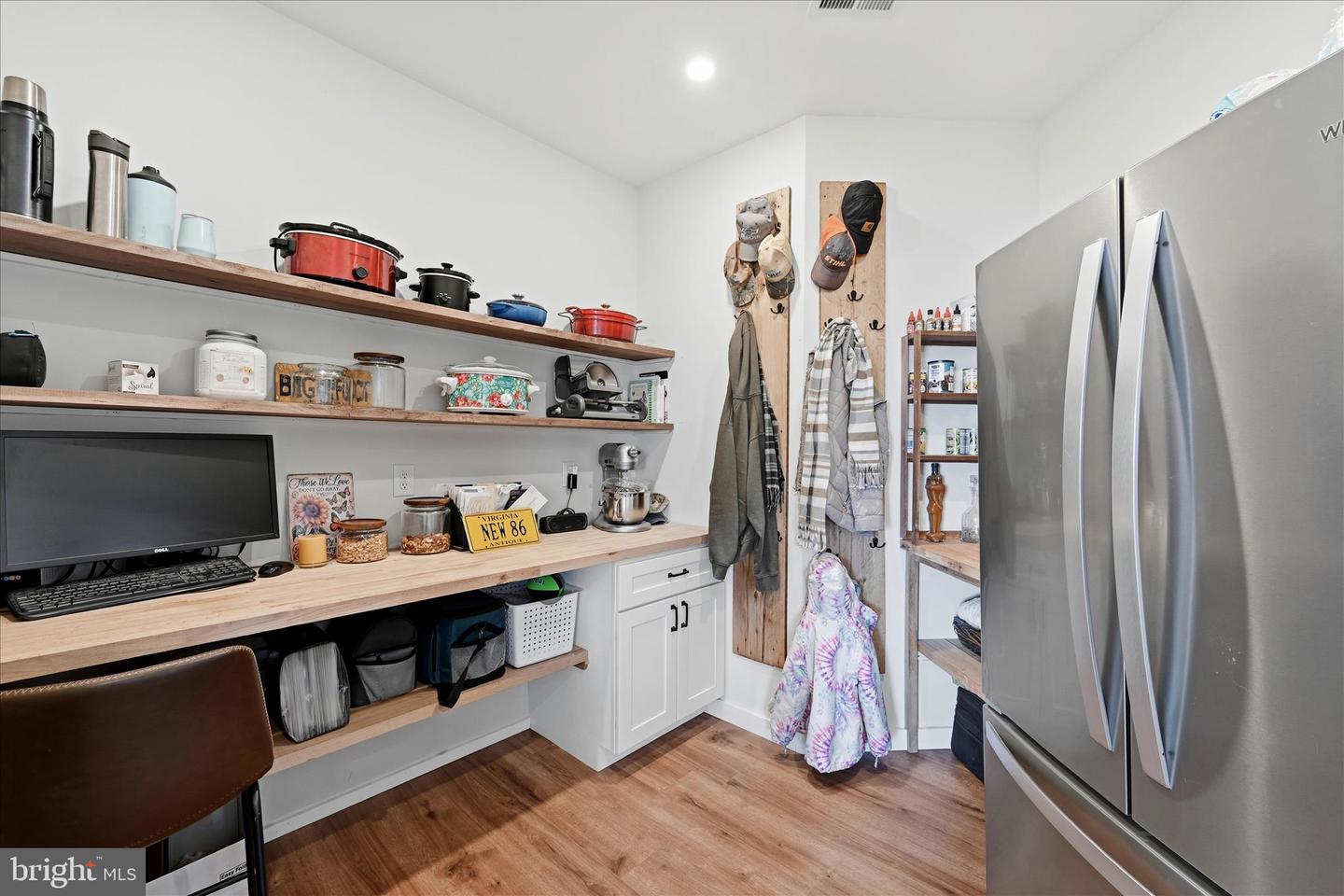 690 COMFORTER LN, MIDDLETOWN, Virginia 22645, 4 Bedrooms Bedrooms, ,3 BathroomsBathrooms,Farm,For sale,690 COMFORTER LN,VAWR2013488 MLS # VAWR2013488