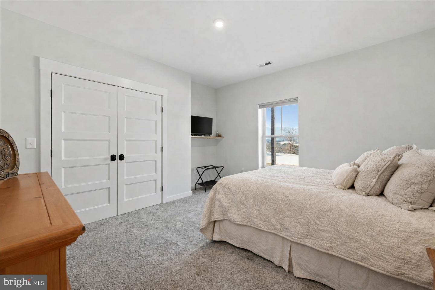 690 COMFORTER LN, MIDDLETOWN, Virginia 22645, 4 Bedrooms Bedrooms, ,3 BathroomsBathrooms,Farm,For sale,690 COMFORTER LN,VAWR2013488 MLS # VAWR2013488