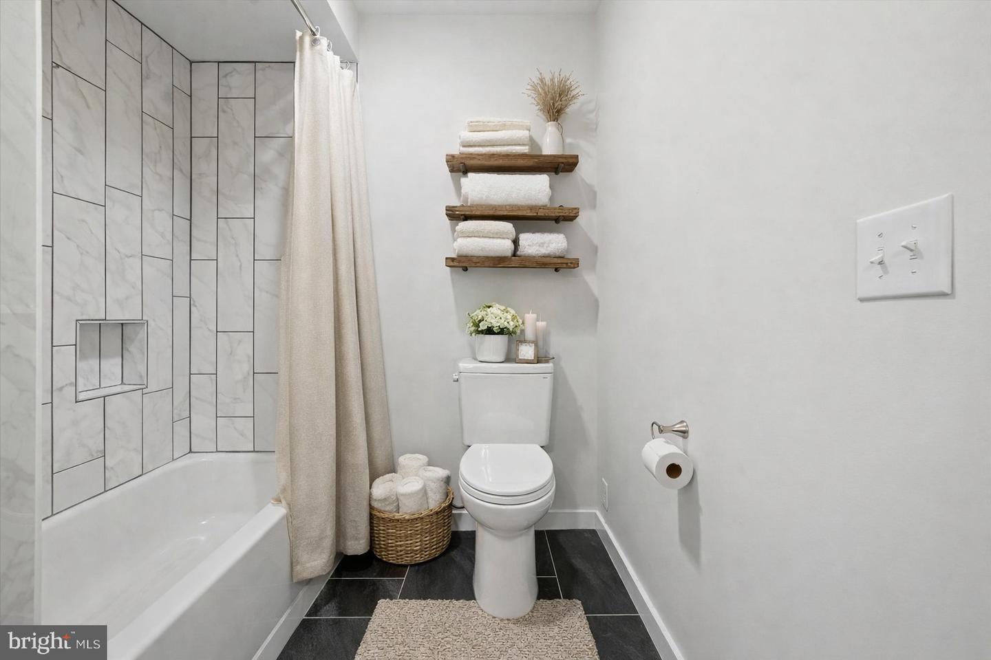 690 COMFORTER LN, MIDDLETOWN, Virginia 22645, 4 Bedrooms Bedrooms, ,3 BathroomsBathrooms,Farm,For sale,690 COMFORTER LN,VAWR2013488 MLS # VAWR2013488