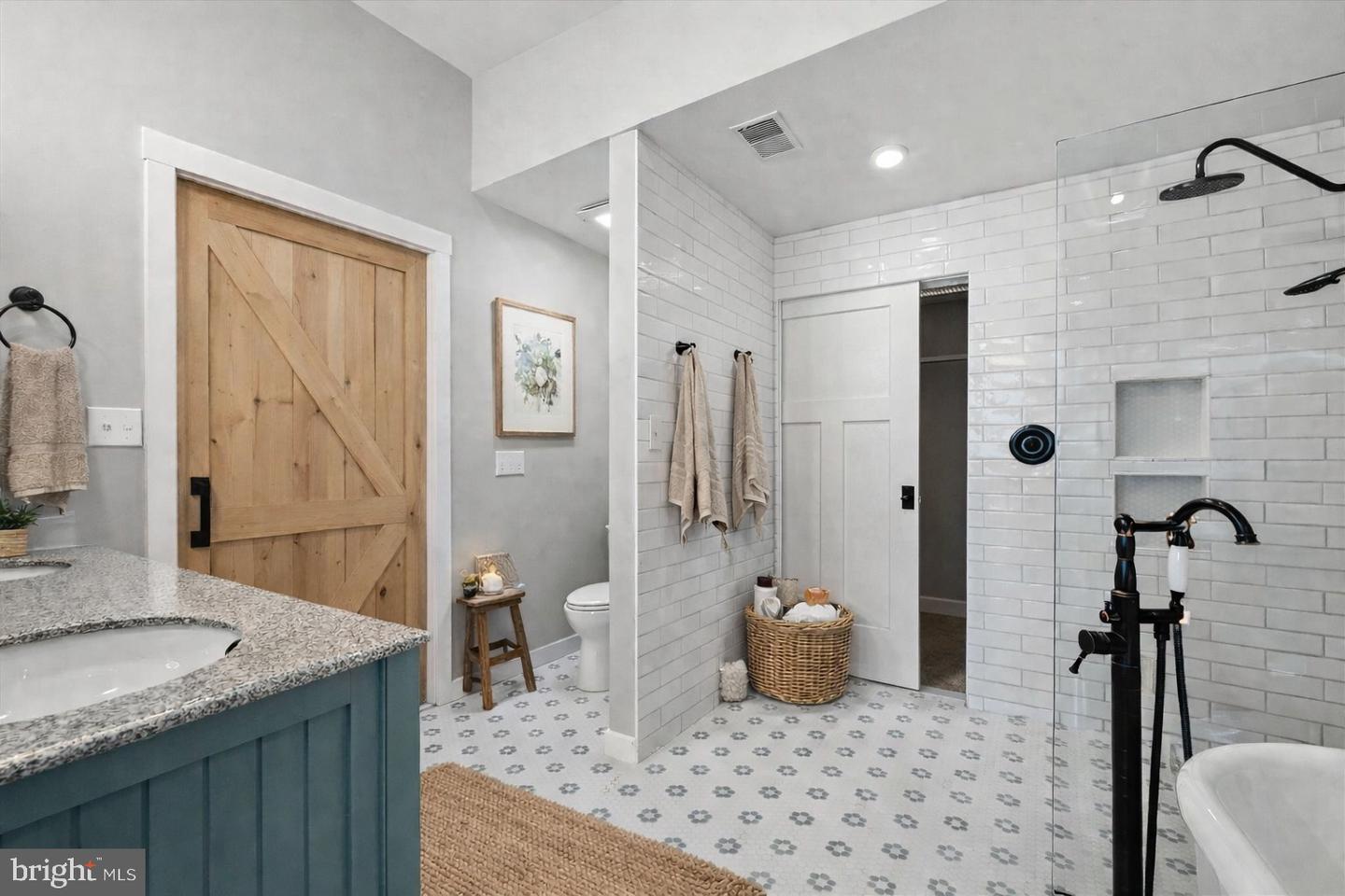 690 COMFORTER LN, MIDDLETOWN, Virginia 22645, 4 Bedrooms Bedrooms, ,3 BathroomsBathrooms,Farm,For sale,690 COMFORTER LN,VAWR2013488 MLS # VAWR2013488