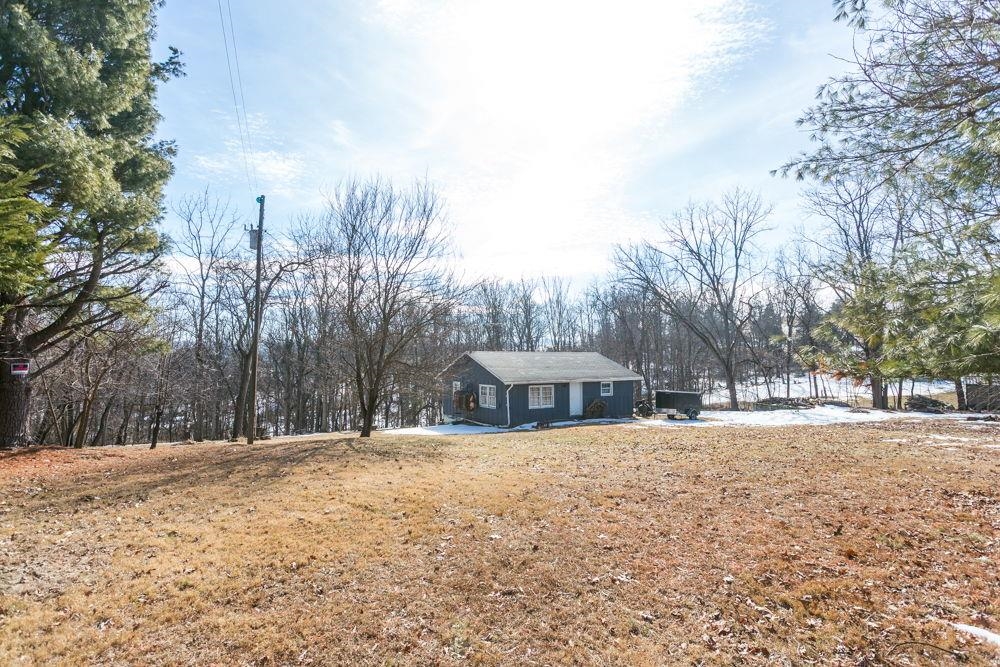 The family changed to a workshop, but can be a 1 bedroom home.