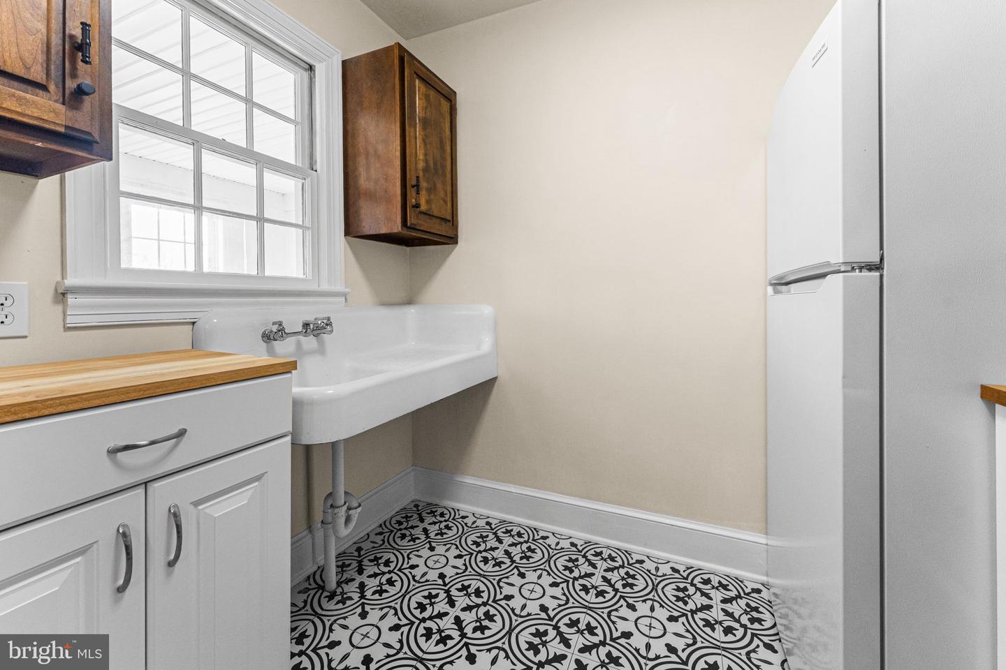 808 DAINGERFIELD ST, TAPPAHANNOCK, Virginia 22560, 3 Bedrooms Bedrooms, ,1 BathroomBathrooms,Residential,For sale,808 DAINGERFIELD ST,VAES2002090 MLS # VAES2002090