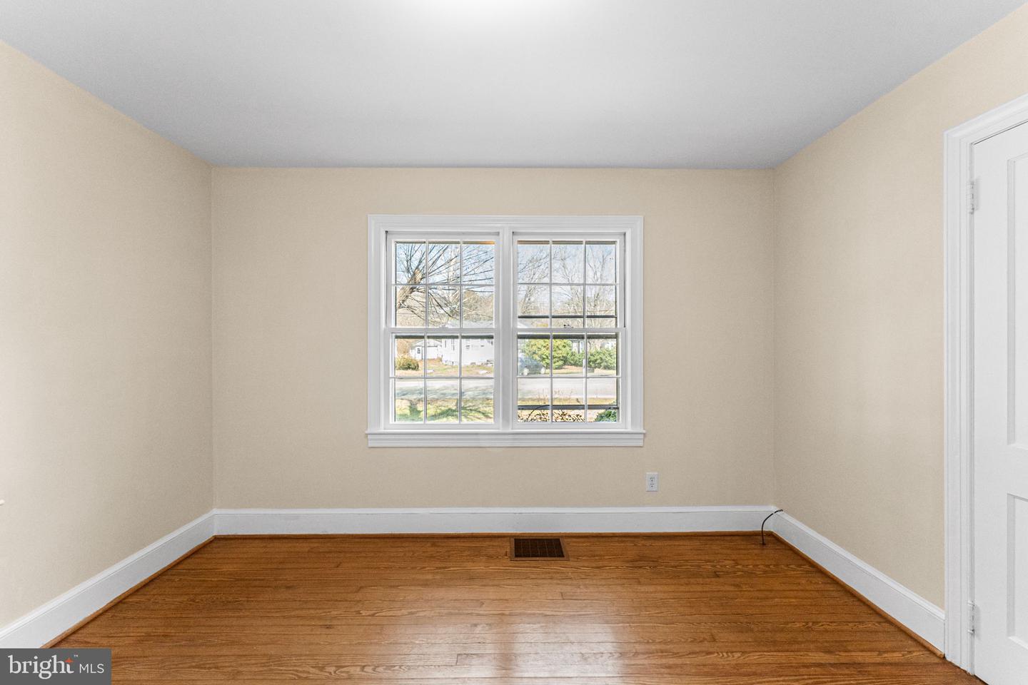 808 DAINGERFIELD ST, TAPPAHANNOCK, Virginia 22560, 3 Bedrooms Bedrooms, ,1 BathroomBathrooms,Residential,For sale,808 DAINGERFIELD ST,VAES2002090 MLS # VAES2002090