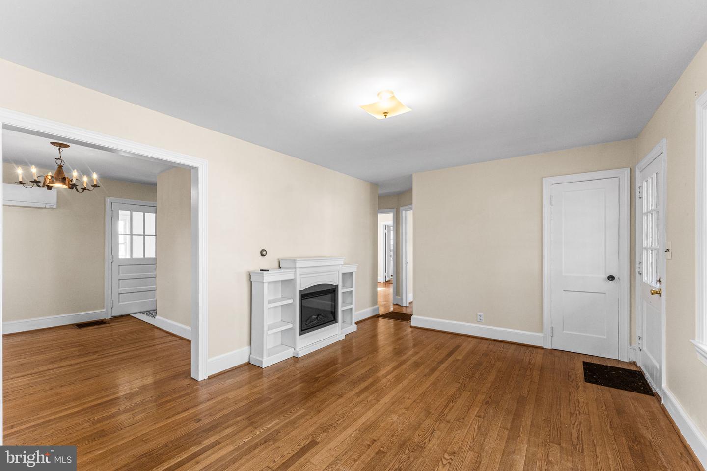 808 DAINGERFIELD ST, TAPPAHANNOCK, Virginia 22560, 3 Bedrooms Bedrooms, ,1 BathroomBathrooms,Residential,For sale,808 DAINGERFIELD ST,VAES2002090 MLS # VAES2002090