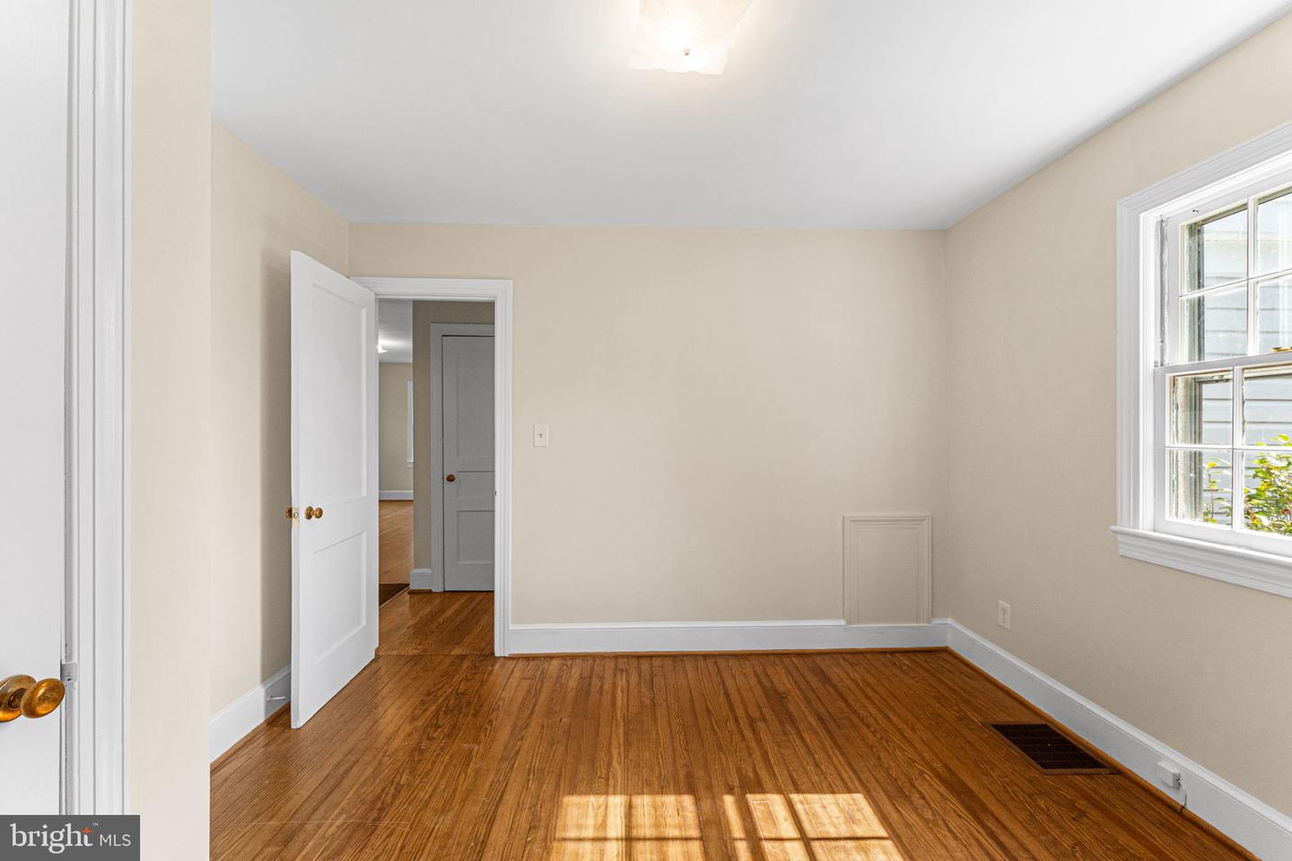 808 DAINGERFIELD ST, TAPPAHANNOCK, Virginia 22560, 3 Bedrooms Bedrooms, ,1 BathroomBathrooms,Residential,For sale,808 DAINGERFIELD ST,VAES2002090 MLS # VAES2002090