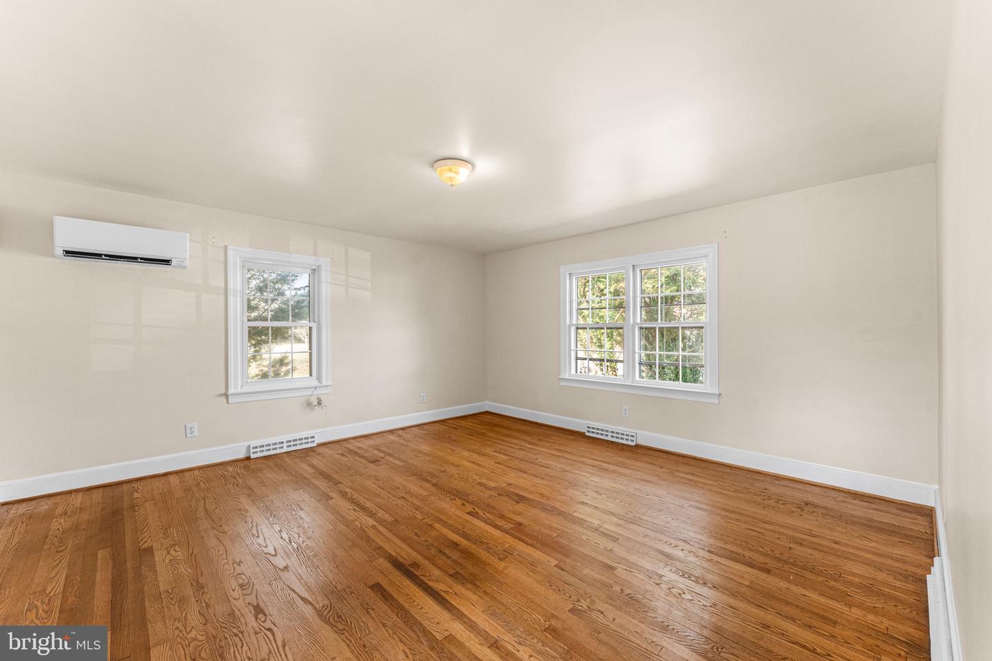 808 DAINGERFIELD ST, TAPPAHANNOCK, Virginia 22560, 3 Bedrooms Bedrooms, ,1 BathroomBathrooms,Residential,For sale,808 DAINGERFIELD ST,VAES2002090 MLS # VAES2002090