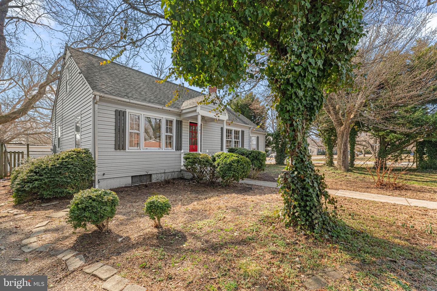 808 DAINGERFIELD ST, TAPPAHANNOCK, Virginia 22560, 3 Bedrooms Bedrooms, ,1 BathroomBathrooms,Residential,For sale,808 DAINGERFIELD ST,VAES2002090 MLS # VAES2002090