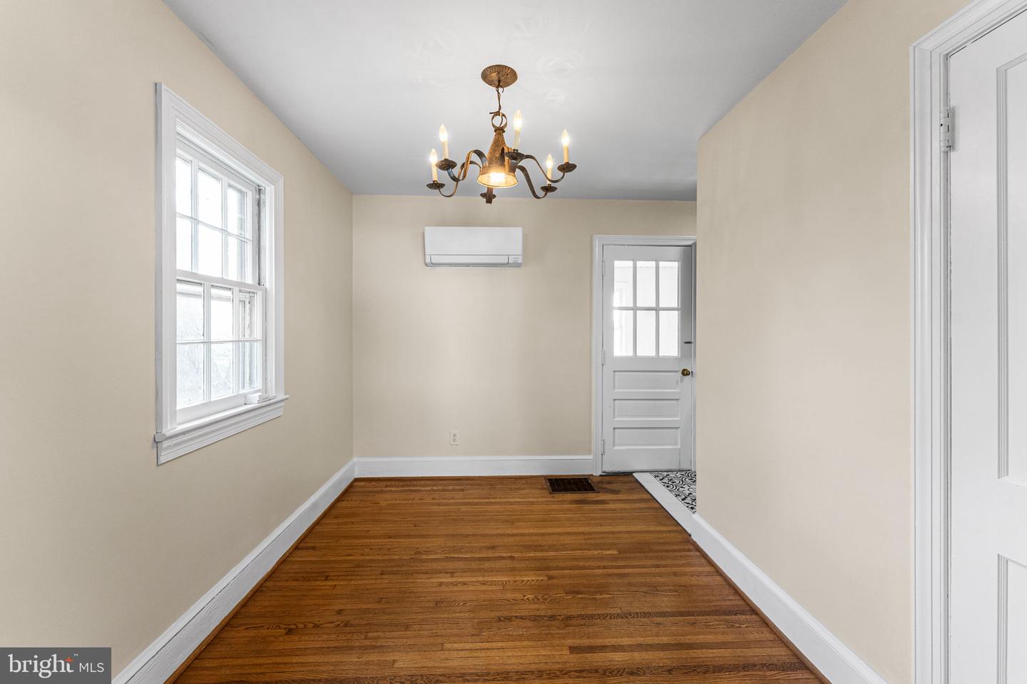 808 DAINGERFIELD ST, TAPPAHANNOCK, Virginia 22560, 3 Bedrooms Bedrooms, ,1 BathroomBathrooms,Residential,For sale,808 DAINGERFIELD ST,VAES2002090 MLS # VAES2002090