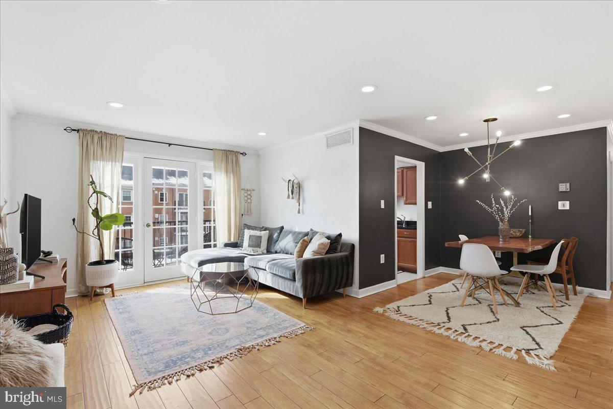 9461 FAIRFAX BLVD #301, FAIRFAX, Virginia 22031, 2 Bedrooms Bedrooms, ,1 BathroomBathrooms,Residential,For sale,9461 FAIRFAX BLVD #301,VAFC2007624 MLS # VAFC2007624