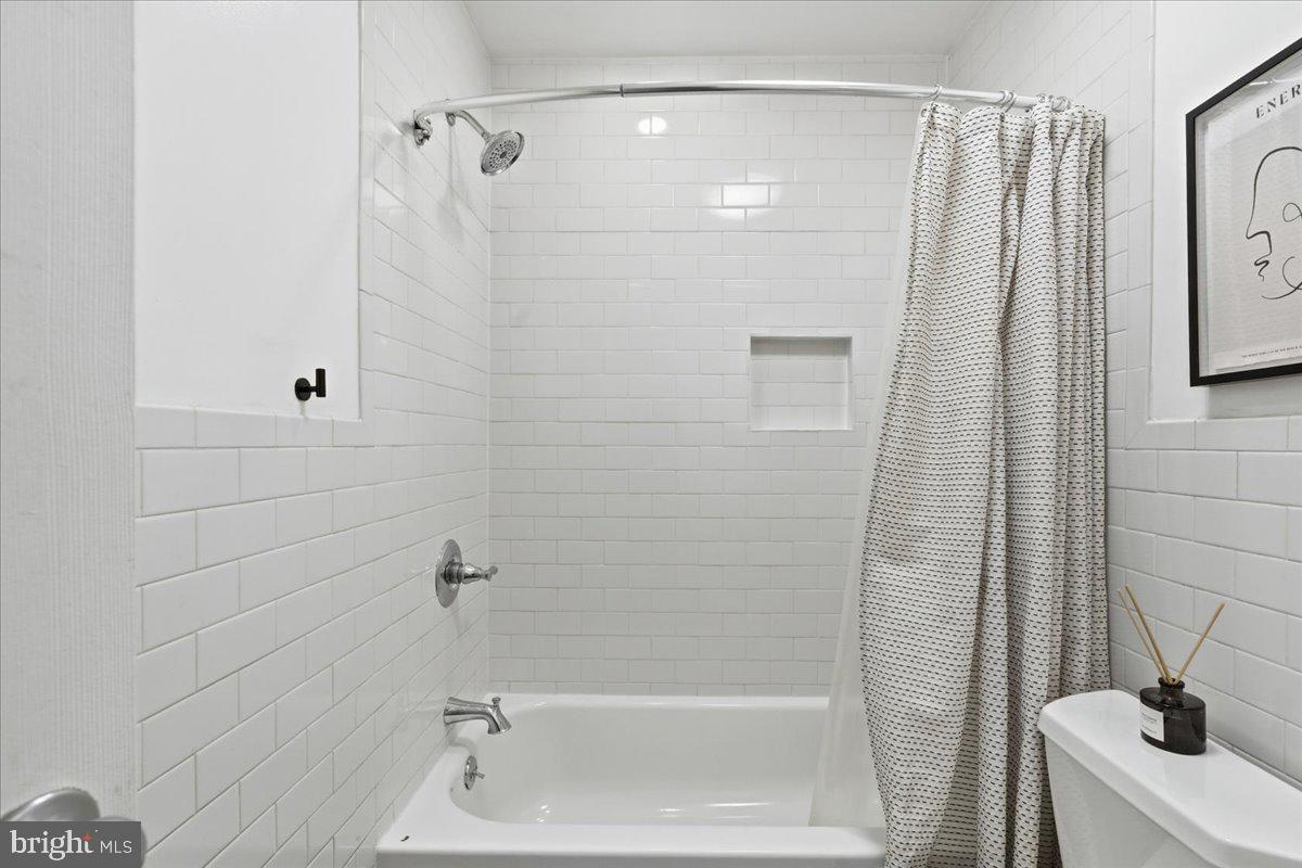 9461 FAIRFAX BLVD #301, FAIRFAX, Virginia 22031, 2 Bedrooms Bedrooms, ,1 BathroomBathrooms,Residential,For sale,9461 FAIRFAX BLVD #301,VAFC2007624 MLS # VAFC2007624