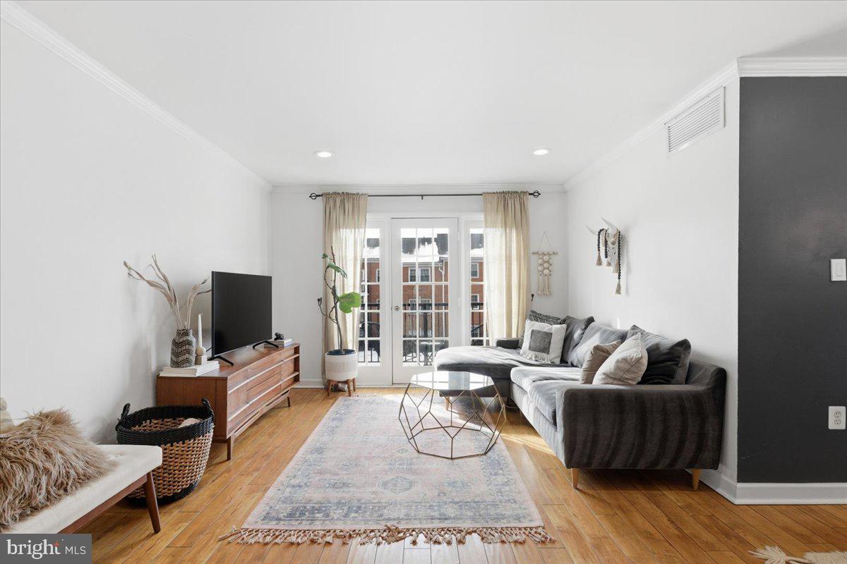 9461 FAIRFAX BLVD #301, FAIRFAX, Virginia 22031, 2 Bedrooms Bedrooms, ,1 BathroomBathrooms,Residential,For sale,9461 FAIRFAX BLVD #301,VAFC2007624 MLS # VAFC2007624