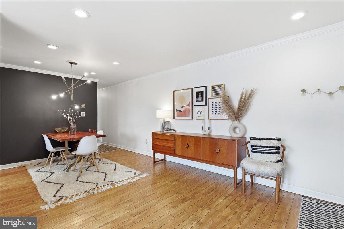 9461 FAIRFAX BLVD #301, FAIRFAX, Virginia 22031, 2 Bedrooms Bedrooms, ,1 BathroomBathrooms,Residential,For sale,9461 FAIRFAX BLVD #301,VAFC2007624 MLS # VAFC2007624