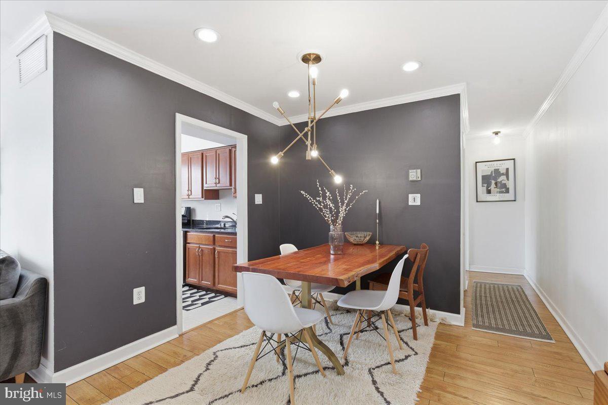 9461 FAIRFAX BLVD #301, FAIRFAX, Virginia 22031, 2 Bedrooms Bedrooms, ,1 BathroomBathrooms,Residential,For sale,9461 FAIRFAX BLVD #301,VAFC2007624 MLS # VAFC2007624