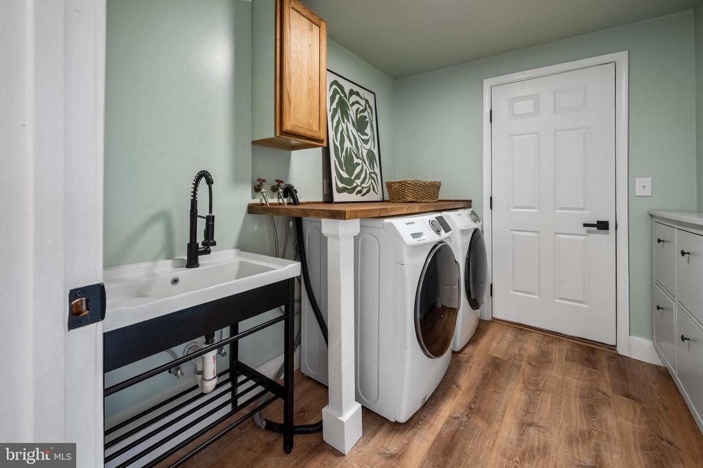 1359 ROCK CHAPEL RD, HERNDON, Virginia 20170, 4 Bedrooms Bedrooms, 9 Rooms Rooms,3 BathroomsBathrooms,Residential,For sale,1359 ROCK CHAPEL RD,VAFX2285014 MLS # VAFX2285014