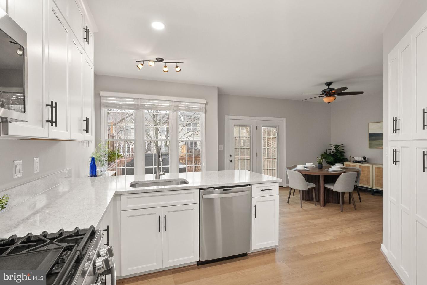 105 SHEPHERDSON LN NE, VIENNA, Virginia 22180, 4 Bedrooms Bedrooms, ,3 BathroomsBathrooms,Residential,For sale,105 SHEPHERDSON LN NE,VAFX2286066 MLS # VAFX2286066