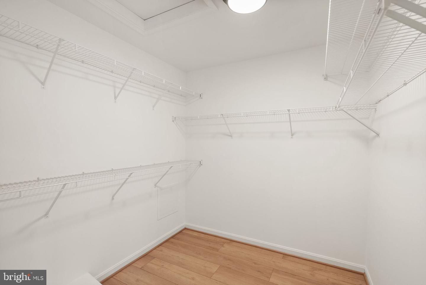 105 SHEPHERDSON LN NE, VIENNA, Virginia 22180, 4 Bedrooms Bedrooms, ,3 BathroomsBathrooms,Residential,For sale,105 SHEPHERDSON LN NE,VAFX2286066 MLS # VAFX2286066