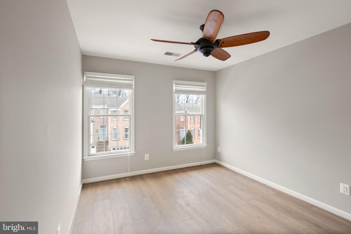 105 SHEPHERDSON LN NE, VIENNA, Virginia 22180, 4 Bedrooms Bedrooms, ,3 BathroomsBathrooms,Residential,For sale,105 SHEPHERDSON LN NE,VAFX2286066 MLS # VAFX2286066