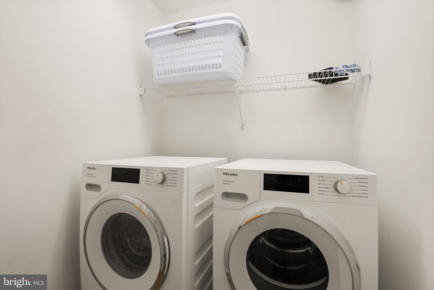 105 SHEPHERDSON LN NE, VIENNA, Virginia 22180, 4 Bedrooms Bedrooms, ,3 BathroomsBathrooms,Residential,For sale,105 SHEPHERDSON LN NE,VAFX2286066 MLS # VAFX2286066