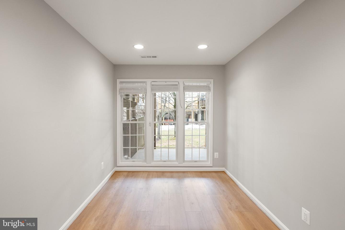 105 SHEPHERDSON LN NE, VIENNA, Virginia 22180, 4 Bedrooms Bedrooms, ,3 BathroomsBathrooms,Residential,For sale,105 SHEPHERDSON LN NE,VAFX2286066 MLS # VAFX2286066