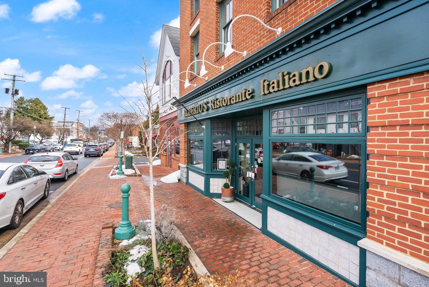 105 SHEPHERDSON LN NE, VIENNA, Virginia 22180, 4 Bedrooms Bedrooms, ,3 BathroomsBathrooms,Residential,For sale,105 SHEPHERDSON LN NE,VAFX2286066 MLS # VAFX2286066