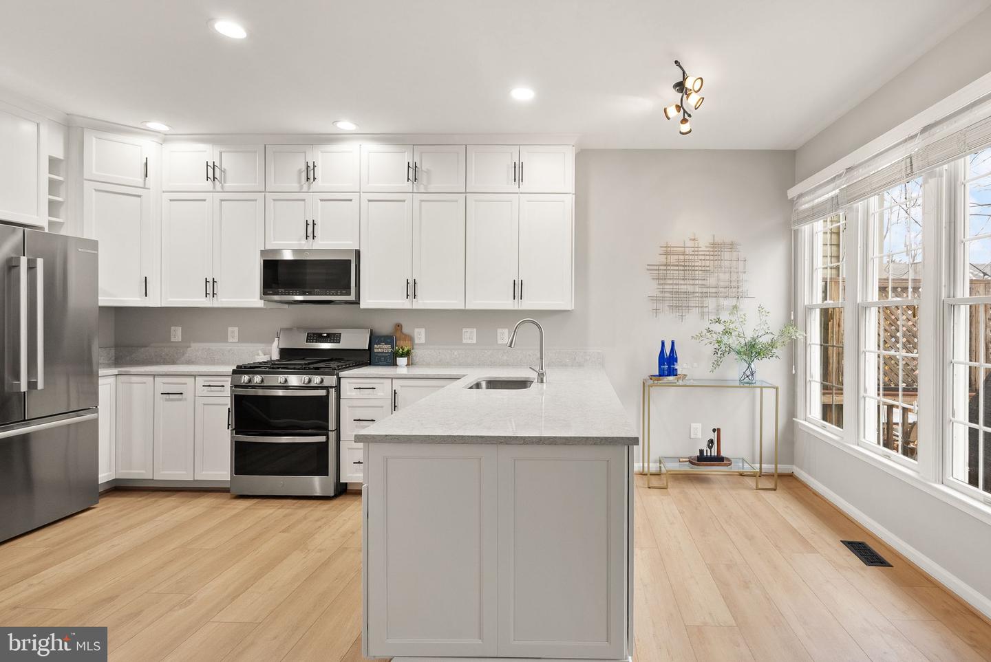 105 SHEPHERDSON LN NE, VIENNA, Virginia 22180, 4 Bedrooms Bedrooms, ,3 BathroomsBathrooms,Residential,For sale,105 SHEPHERDSON LN NE,VAFX2286066 MLS # VAFX2286066