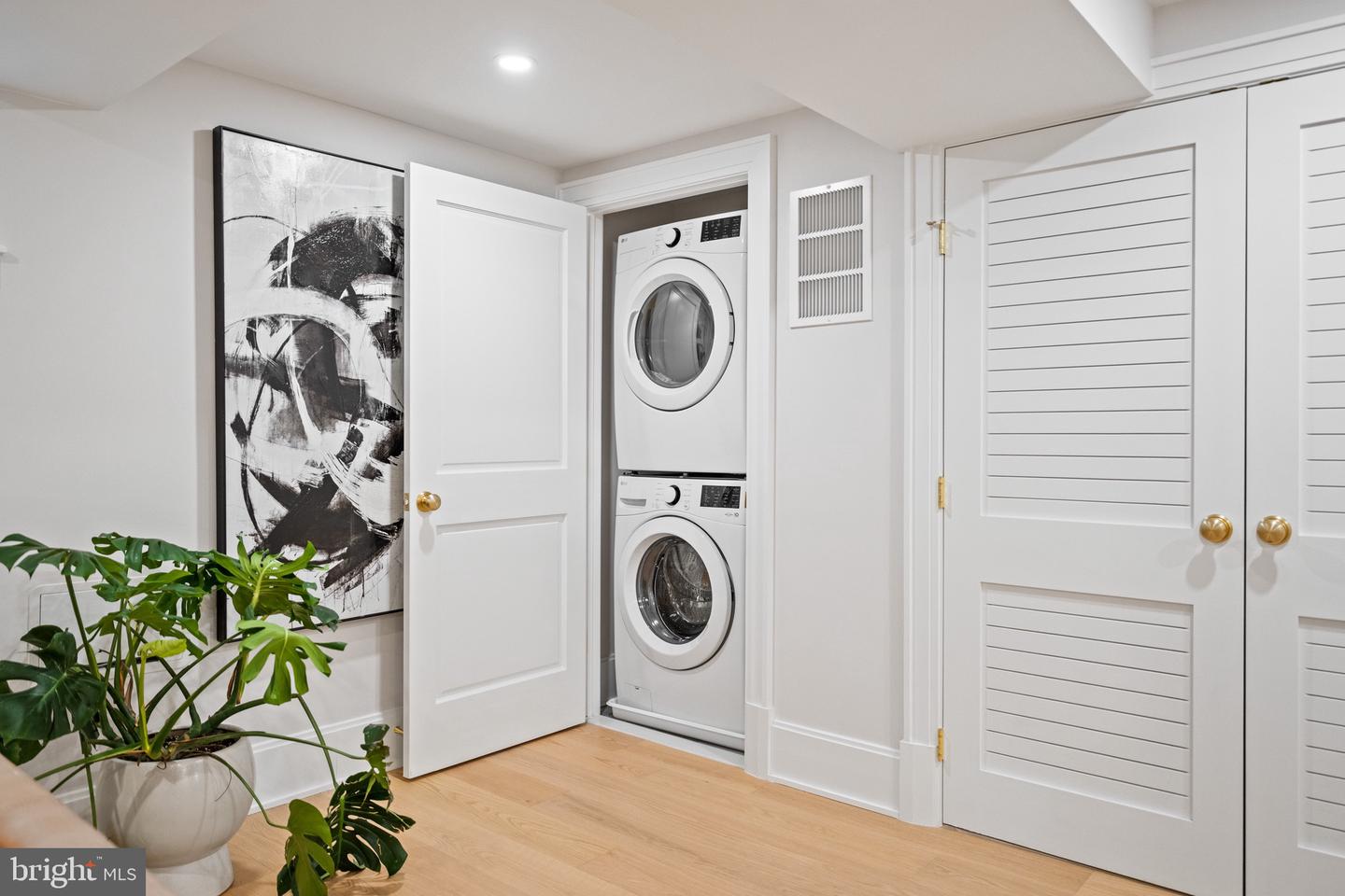 2602 36TH PL NW, WASHINGTON, District Of Columbia 20007, 5 Bedrooms Bedrooms, ,5 BathroomsBathrooms,Residential,For sale,2602 36TH PL NW,DCDC2242310 MLS # DCDC2242310