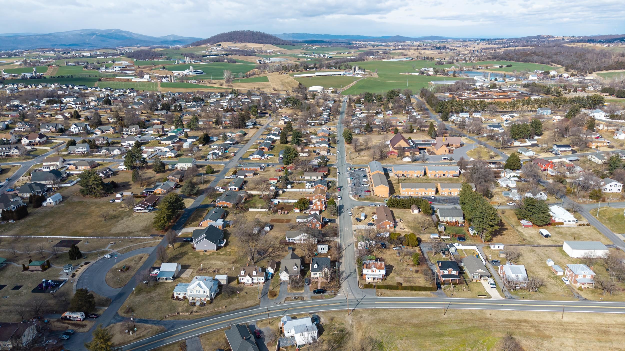 620 MASON ST, DAYTON, Virginia 22821, 4 Bedrooms Bedrooms, ,2 BathroomsBathrooms,Residential,620 MASON ST,673564 MLS # 673564 620 MASON ST, DAYTON, Virginia 22821, 4 Bedrooms Bedrooms, ,2 BathroomsBathrooms,Residential,620 MASON ST,673564 MLS # 673564