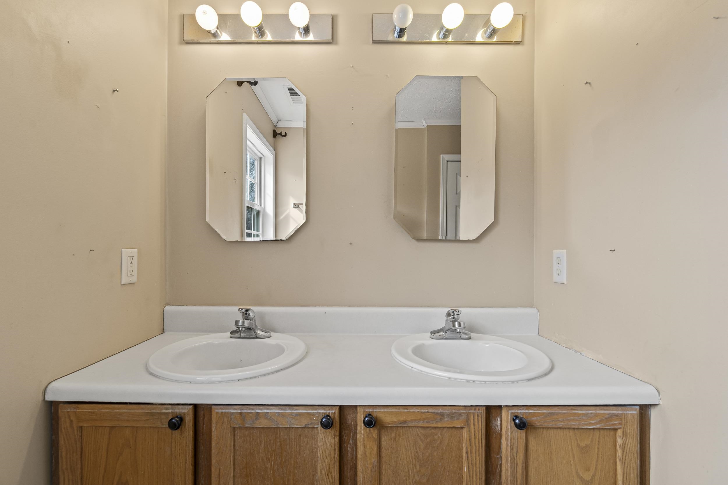 212A W BANK ST, BRIDGEWATER, Virginia 22812, 3 Bedrooms Bedrooms, ,3 BathroomsBathrooms,Residential,212A W BANK ST,673566 MLS # 673566 212A W BANK ST, BRIDGEWATER, Virginia 22812, 3 Bedrooms Bedrooms, ,3 BathroomsBathrooms,Residential,212A W BANK ST,673566 MLS # 673566