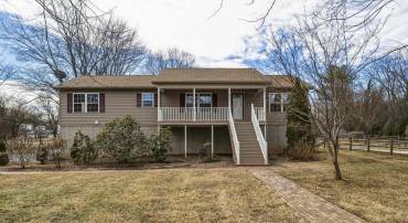 212A W BANK ST, BRIDGEWATER, Virginia 22812, 3 Bedrooms Bedrooms, ,3 BathroomsBathrooms,Residential,212A W BANK ST,673566 MLS # 673566