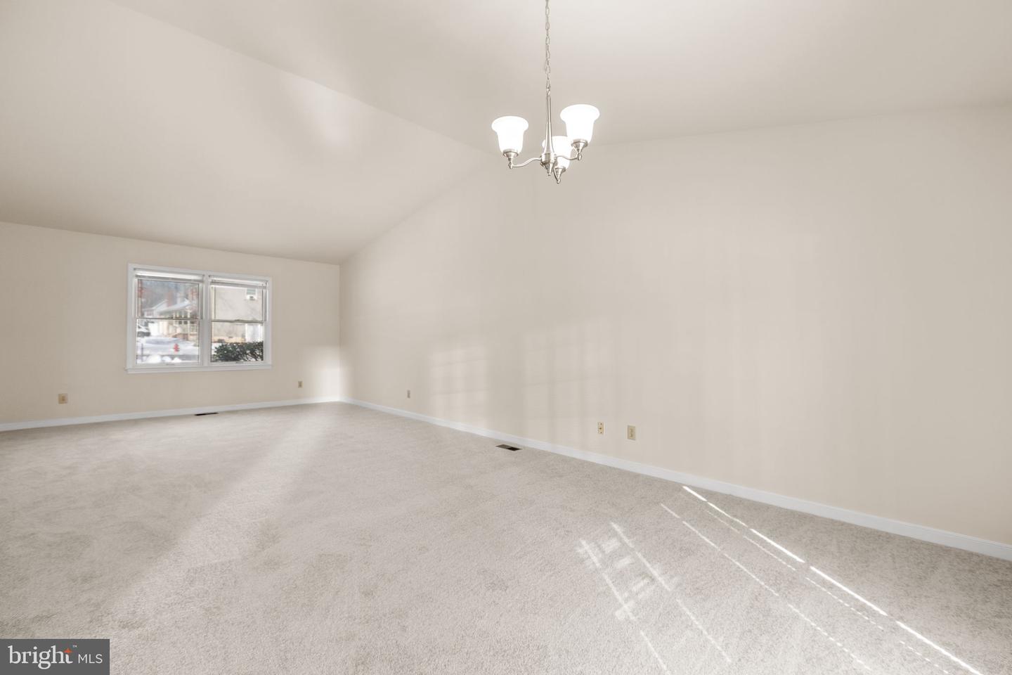 5404 LEAVELLS CROSSING DR, FREDERICKSBURG, Virginia 22407, 3 Bedrooms Bedrooms, ,2 BathroomsBathrooms,Residential,For sale,5404 LEAVELLS CROSSING DR,VASP2038958 MLS # VASP2038958