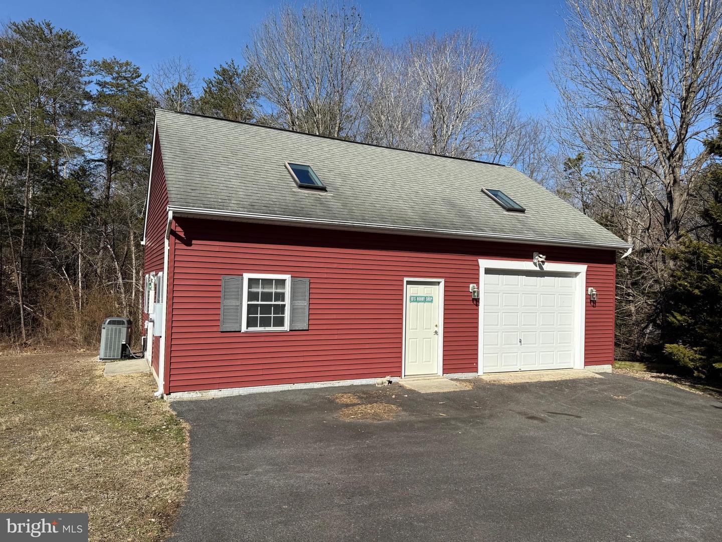 6408 MATTHEW LN, MINERAL, Virginia 23117, 3 Bedrooms Bedrooms, 11 Rooms Rooms,4 BathroomsBathrooms,Residential,For sale,6408 MATTHEW LN,VASP2038960 MLS # VASP2038960