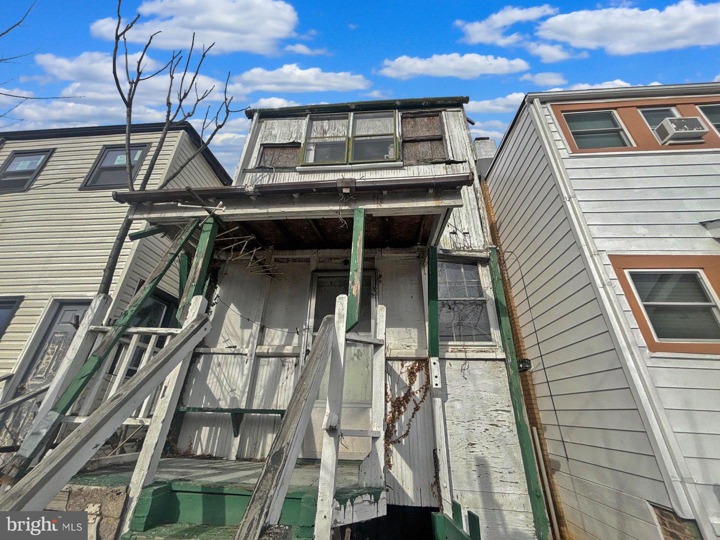 1469 RIDGE PL SE, WASHINGTON, District Of Columbia 20020, 2 Bedrooms Bedrooms, ,1 BathroomBathrooms,Residential,For sale,1469 RIDGE PL SE,DCDC2244484 MLS # DCDC2244484