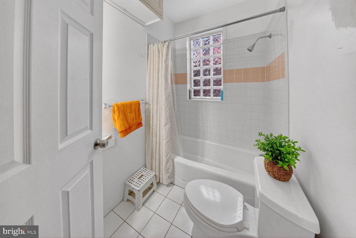 2122 1ST ST NW, WASHINGTON, District Of Columbia 20001, 6 Bedrooms Bedrooms, 11 Rooms Rooms,4 BathroomsBathrooms,Residential,For sale,2122 1ST ST NW,DCDC2246594 MLS # DCDC2246594