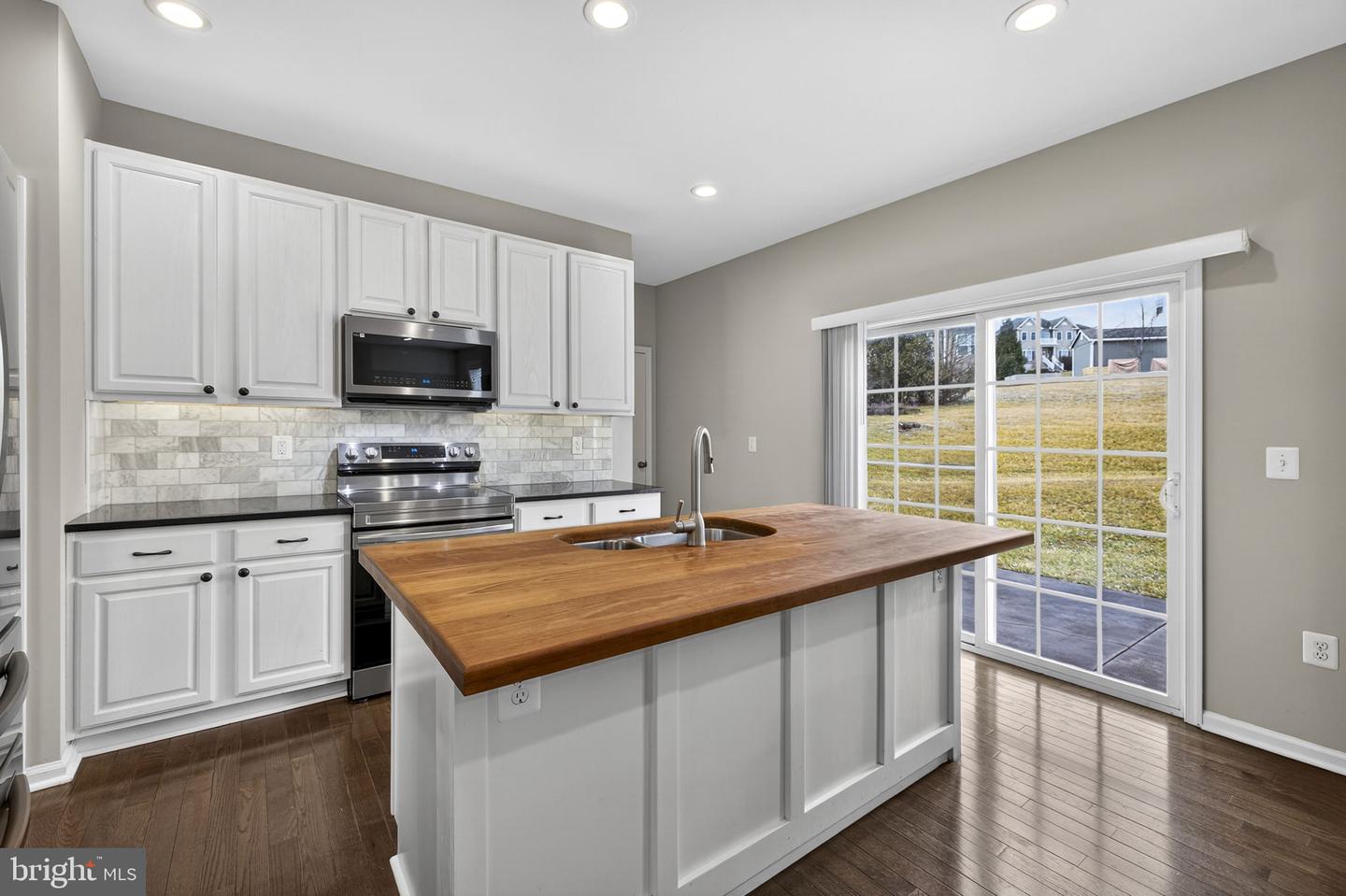 113 COLONIAL DR, CROSS JUNCTION, Virginia 22625, 5 Bedrooms Bedrooms, ,4 BathroomsBathrooms,Residential,For sale,113 COLONIAL DR,VAFV2039724 MLS # VAFV2039724