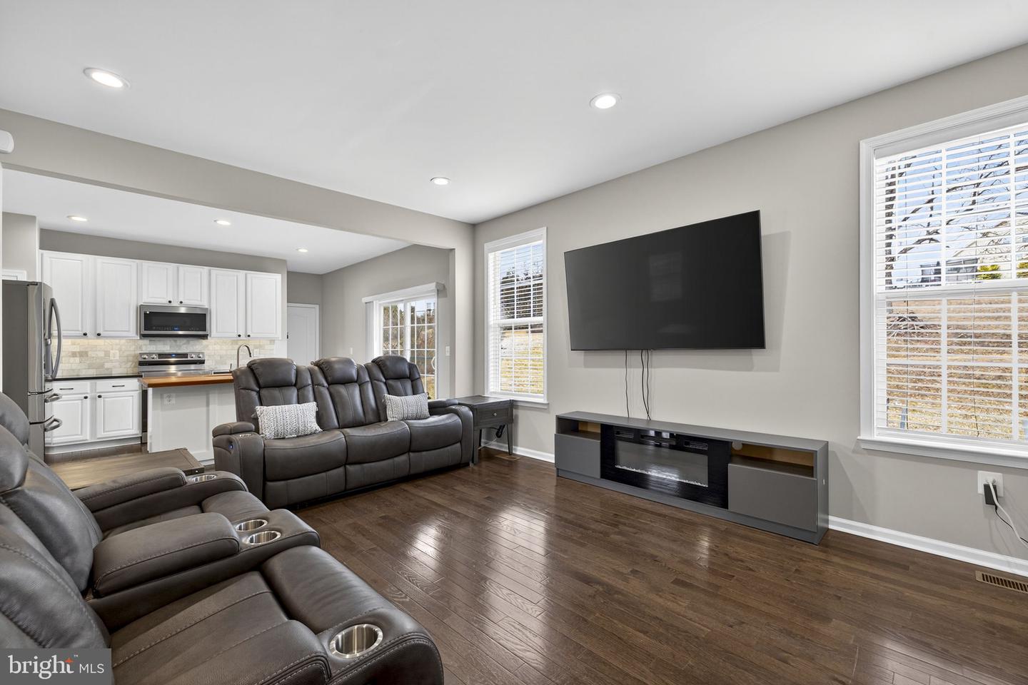 113 COLONIAL DR, CROSS JUNCTION, Virginia 22625, 5 Bedrooms Bedrooms, ,4 BathroomsBathrooms,Residential,For sale,113 COLONIAL DR,VAFV2039724 MLS # VAFV2039724