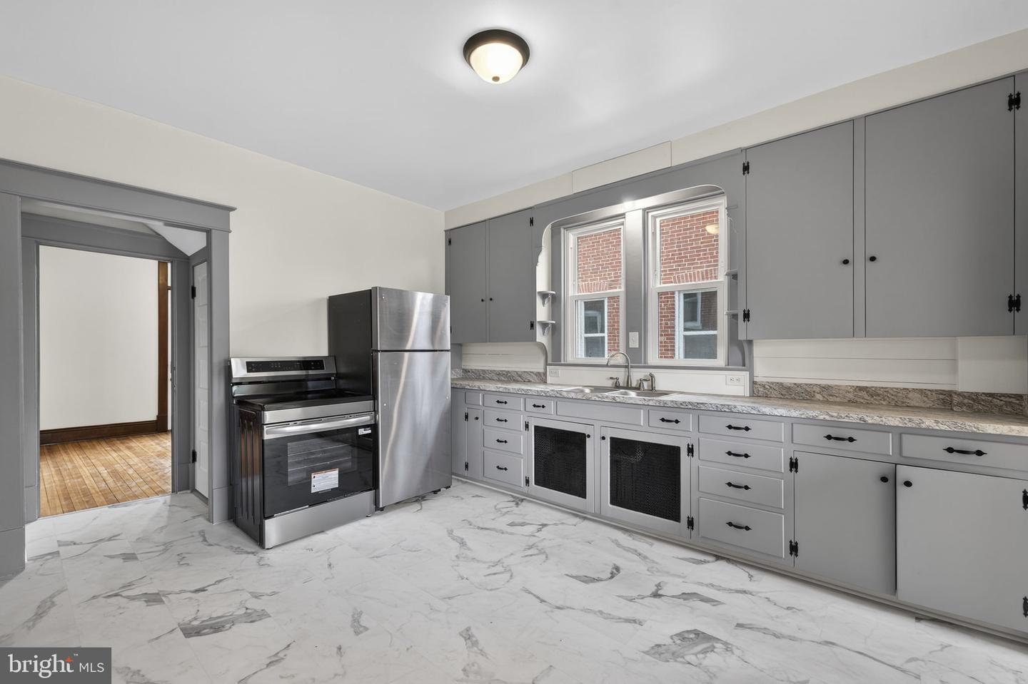 320 E PICCADILLY ST, WINCHESTER, Virginia 22601, 3 Bedrooms Bedrooms, ,2 BathroomsBathrooms,Residential,For sale,320 E PICCADILLY ST,VAWI2010018 MLS # VAWI2010018