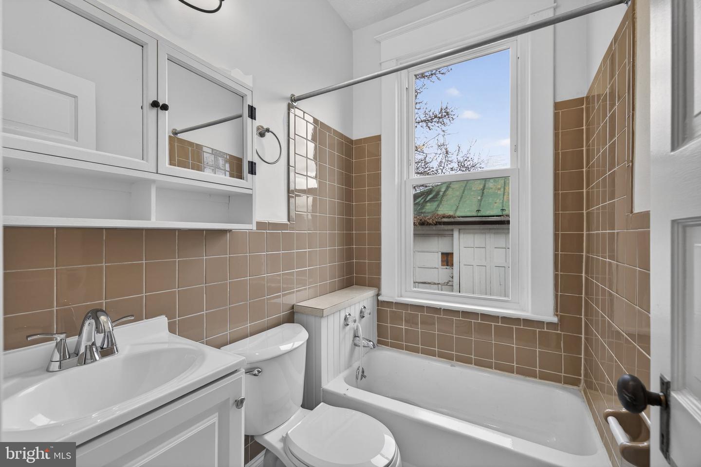 320 E PICCADILLY ST, WINCHESTER, Virginia 22601, 3 Bedrooms Bedrooms, ,2 BathroomsBathrooms,Residential,For sale,320 E PICCADILLY ST,VAWI2010018 MLS # VAWI2010018