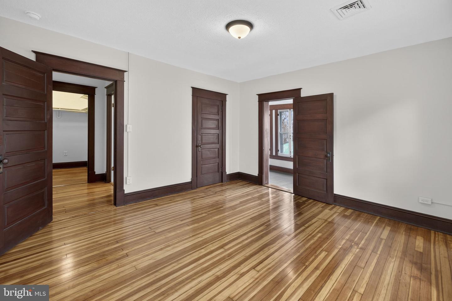 320 E PICCADILLY ST, WINCHESTER, Virginia 22601, 3 Bedrooms Bedrooms, ,2 BathroomsBathrooms,Residential,For sale,320 E PICCADILLY ST,VAWI2010018 MLS # VAWI2010018