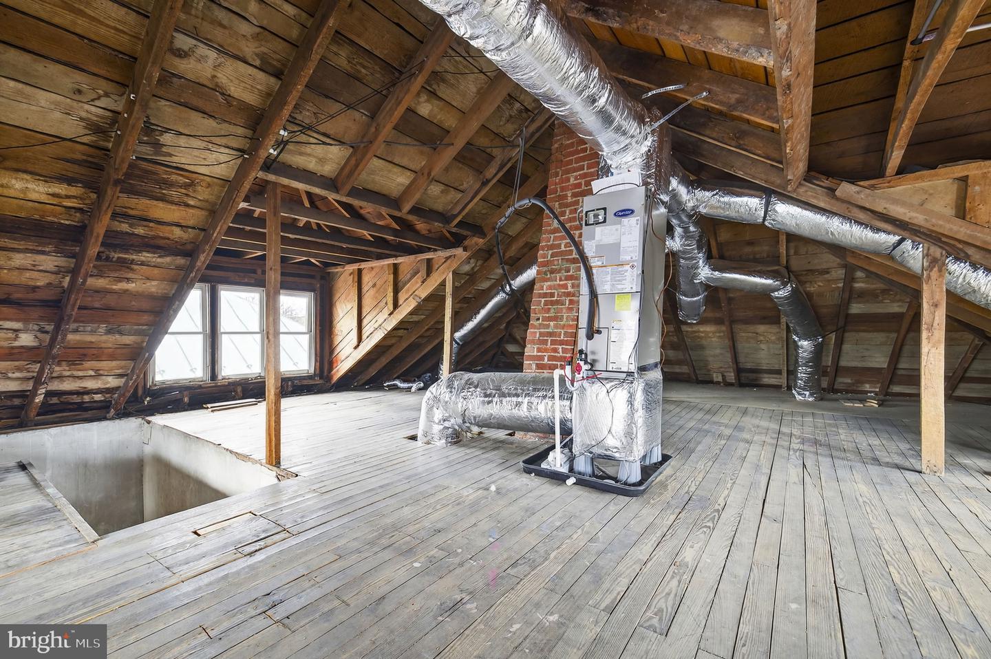 320 E PICCADILLY ST, WINCHESTER, Virginia 22601, 3 Bedrooms Bedrooms, ,2 BathroomsBathrooms,Residential,For sale,320 E PICCADILLY ST,VAWI2010018 MLS # VAWI2010018