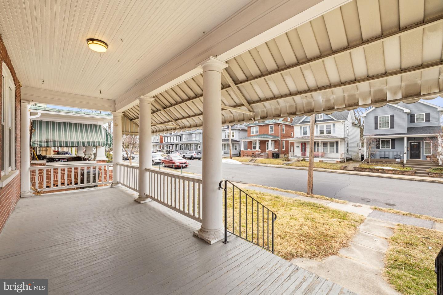 320 E PICCADILLY ST, WINCHESTER, Virginia 22601, 3 Bedrooms Bedrooms, ,2 BathroomsBathrooms,Residential,For sale,320 E PICCADILLY ST,VAWI2010018 MLS # VAWI2010018