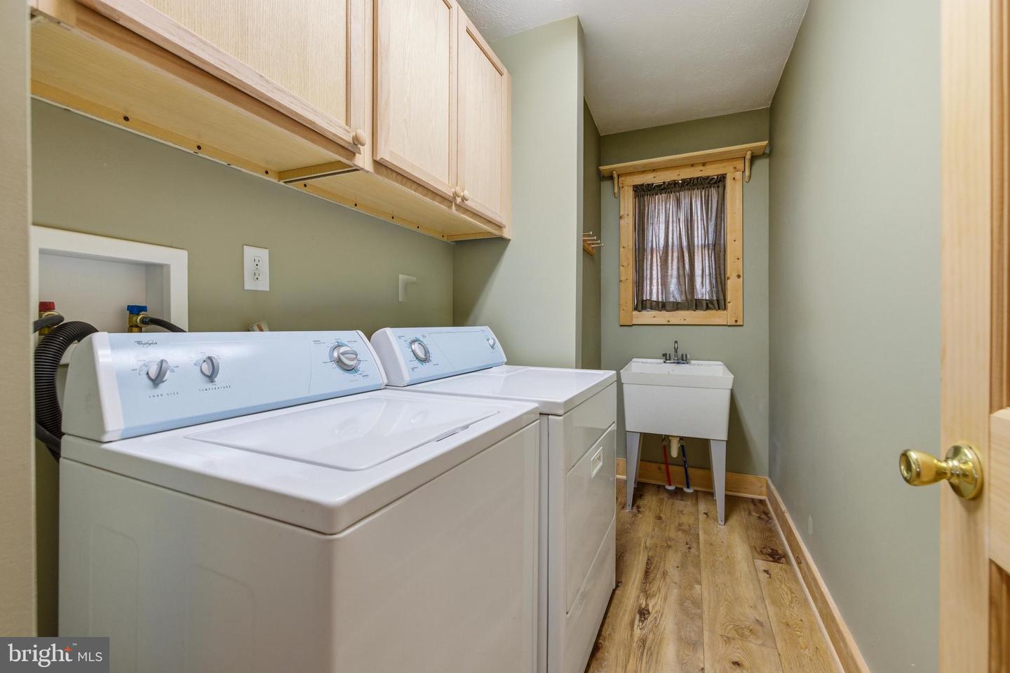 86 MAPLE AVE, MOUNT JACKSON, Virginia 22842, 3 Bedrooms Bedrooms, 10 Rooms Rooms,2 BathroomsBathrooms,Residential,For sale,86 MAPLE AVE,VASH2013646 MLS # VASH2013646