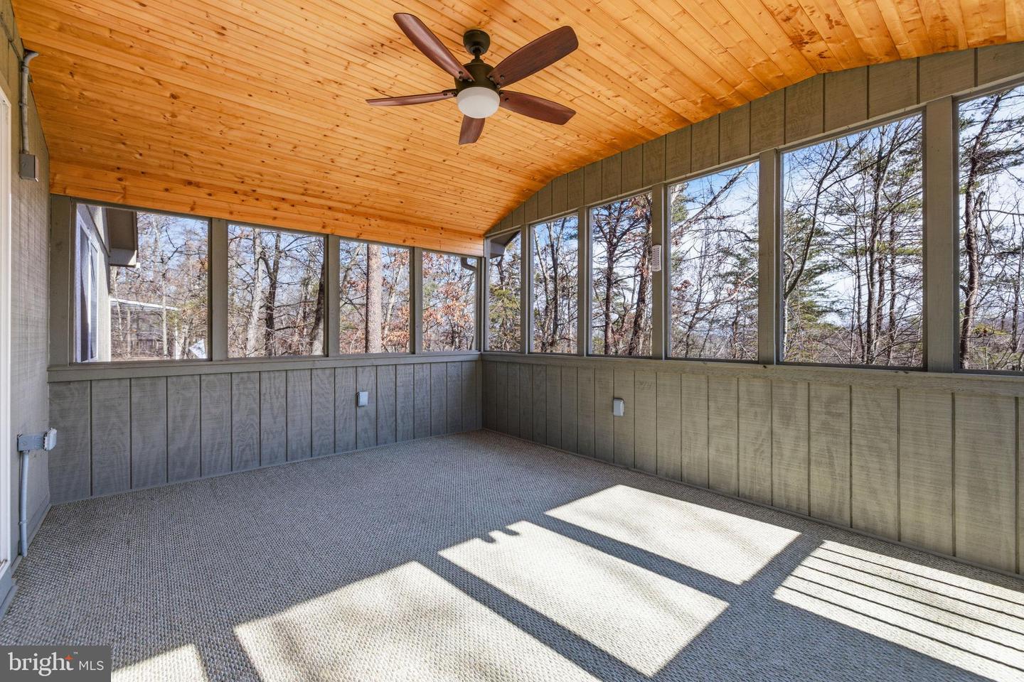 86 MAPLE AVE, MOUNT JACKSON, Virginia 22842, 3 Bedrooms Bedrooms, 10 Rooms Rooms,2 BathroomsBathrooms,Residential,For sale,86 MAPLE AVE,VASH2013646 MLS # VASH2013646